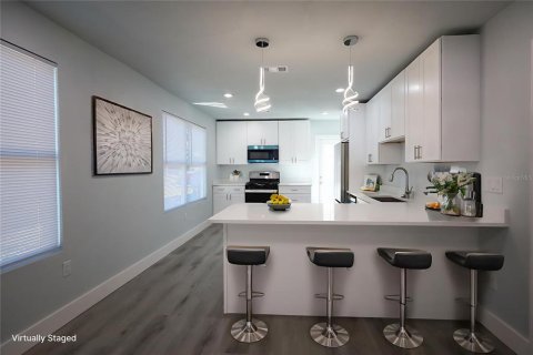 Villa ou maison à vendre à Tampa, Floride: 2 chambres, 81.75 m2 № 2412737 - photo 14