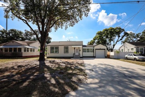 Villa ou maison à Tampa, Floride 2 chambres, 81.75 m2 № 2412737
