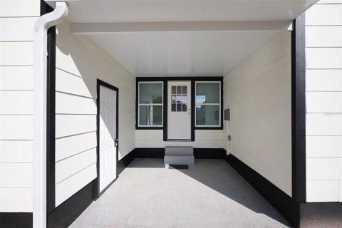 Villa ou maison à vendre à Tampa, Floride: 2 chambres, 81.75 m2 № 2412737 - photo 25
