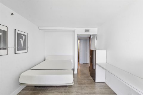 Купить кондоминиум в Окленд-Парк, Флорида 2 спальни, 120.77м2, № 1972707 - фото 13