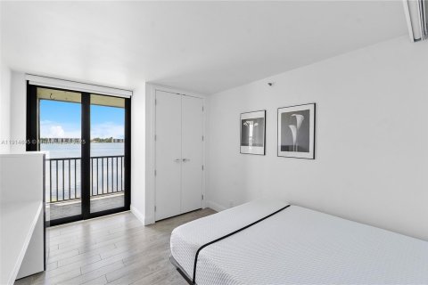 Купить кондоминиум в Окленд-Парк, Флорида 2 спальни, 120.77м2, № 1972707 - фото 12