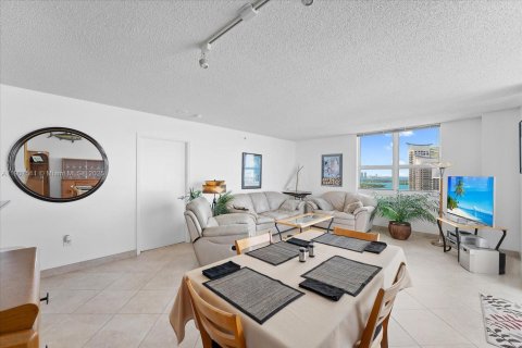 Купить кондоминиум в Майами-Бич, Флорида 2 спальни, 104.98м2, № 2012704 - фото 6