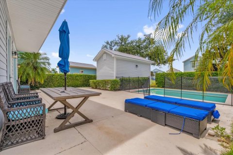 House in Four Corners, Florida 3 bedrooms, 176.89 sq.m. № 2304969 - photo 21