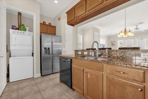 House in Four Corners, Florida 3 bedrooms, 176.89 sq.m. № 2304969 - photo 9