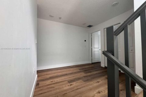 Townhouse in Doral, Florida 3 bedrooms, 219.81 sq.m. № 2013207 - photo 6