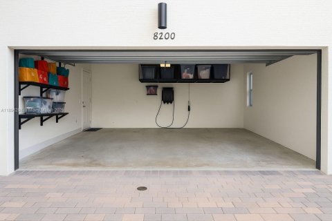 Townhouse in Doral, Florida 3 bedrooms, 219.81 sq.m. № 2013207 - photo 24