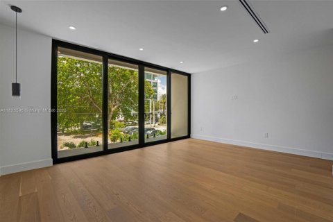 House in Miami, Florida 6 bedrooms № 1806101 - photo 21