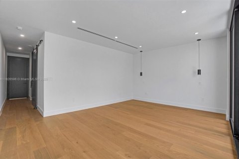 House in Miami, Florida 6 bedrooms № 1806101 - photo 19