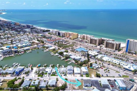 Снять в аренду квартиру в Мадейра - Бич, Флорида 3 комнаты, 37.16м2, № 1690157 - фото 12