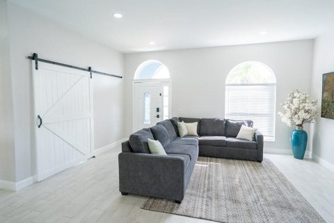 Villa ou maison à vendre à Kissimmee, Floride: 4 chambres, 216.56 m2 № 2436810 - photo 2