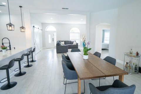 Villa ou maison à vendre à Kissimmee, Floride: 4 chambres, 216.56 m2 № 2436810 - photo 10