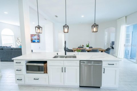 Villa ou maison à vendre à Kissimmee, Floride: 4 chambres, 216.56 m2 № 2436810 - photo 6