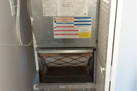 Townhouse in Lauderhill, Florida 2 bedrooms, 87.33 sq.m. № 1897723 - photo 17