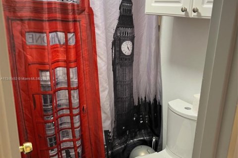 Condominio en alquiler en Miami Beach, Florida, 2 dormitorios, 49.24 m2 № 1963062 - foto 25