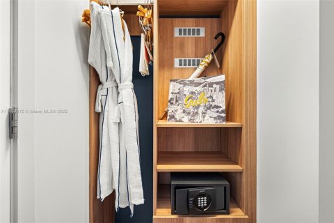 Copropriété à vendre à Miami, Floride: 2 chambres, 60.48 m2 № 1925749 - photo 6