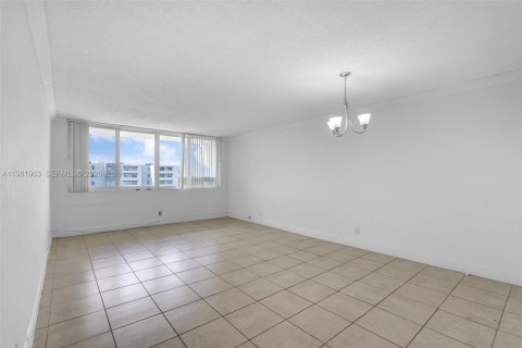 Copropriété à vendre à Miami, Floride: 2 chambres, 99.68 m2 № 2058578 - photo 5