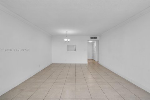 Copropriété à vendre à Miami, Floride: 2 chambres, 99.68 m2 № 2058578 - photo 6