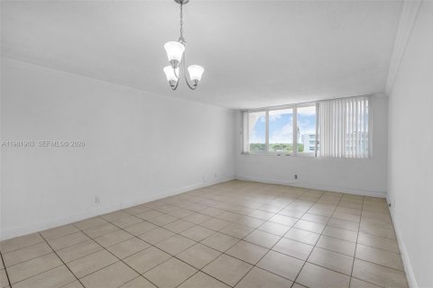 Copropriété à vendre à Miami, Floride: 2 chambres, 99.68 m2 № 2058578 - photo 4