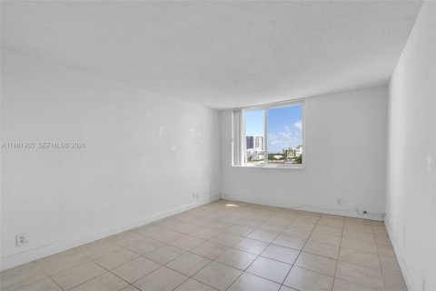 Copropriété à vendre à Miami, Floride: 2 chambres, 99.68 m2 № 2058578 - photo 11