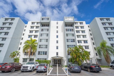 Condo à Miami, Floride, 2 chambres № 2058578