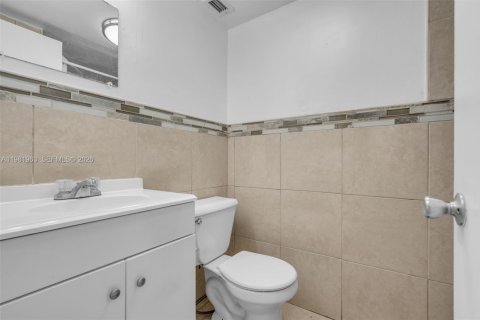 Copropriété à vendre à Miami, Floride: 2 chambres, 99.68 m2 № 2058578 - photo 13