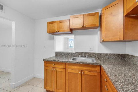 Copropriété à vendre à Miami, Floride: 2 chambres, 99.68 m2 № 2058578 - photo 9