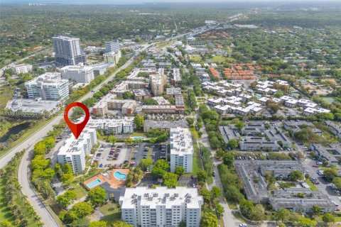 Copropriété à vendre à Miami, Floride: 2 chambres, 99.68 m2 № 2058578 - photo 28