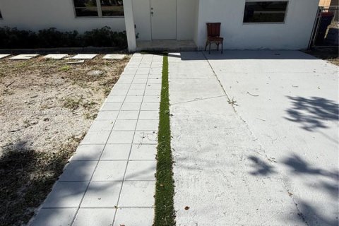 Villa ou maison à vendre à Vero Beach, Floride: 4 chambres, 86.96 m2 № 2081723 - photo 14