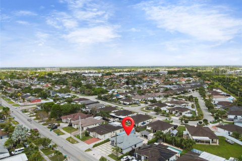 House in Homestead, Florida 3 bedrooms, 141.86 sq.m. № 2076150 - photo 27