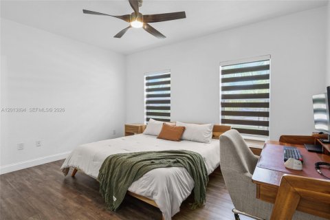 House in Homestead, Florida 3 bedrooms, 141.86 sq.m. № 2076150 - photo 12