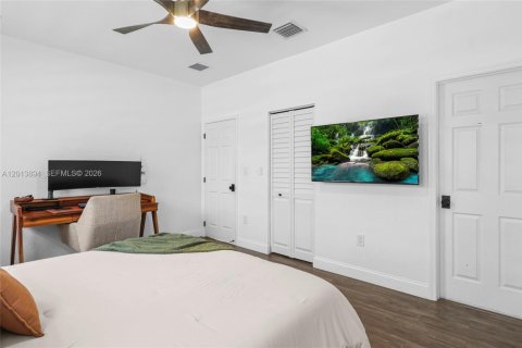 House in Homestead, Florida 3 bedrooms, 141.86 sq.m. № 2076150 - photo 13