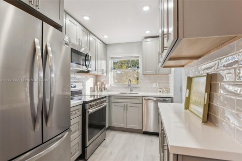 Купить кондоминиум в Санрайз, Флорида 2 спальни, 78.97м2, № 1480045 - фото 4