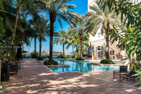 Кондоминиум с 1 спальней в Санни-Айлс-Бич, Флорида № 2028650