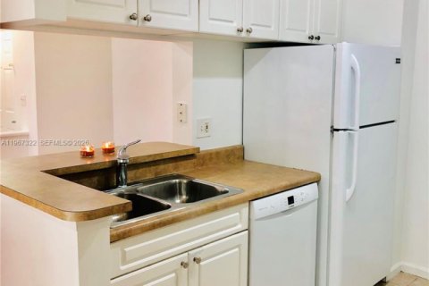 Снять в аренду кондоминиум в Санни-Айлс-Бич, Флорида 1 спальня, 62.52м2, № 2028650 - фото 5