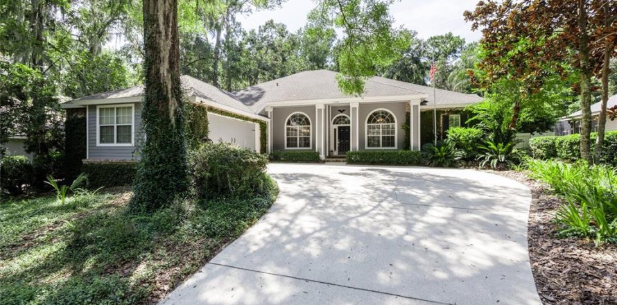 Villa ou maison à Gainesville, Floride 4 chambres, 241.92 m2 № 1912747