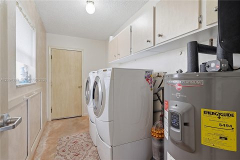 House in Coral Springs, Florida 3 bedrooms № 2383128 - photo 27