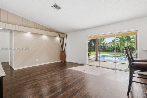 House in Coral Springs, Florida 3 bedrooms № 2383128 - photo 14