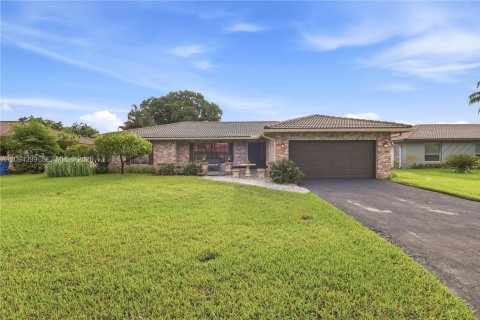 House in Coral Springs, Florida 3 bedrooms № 2383128