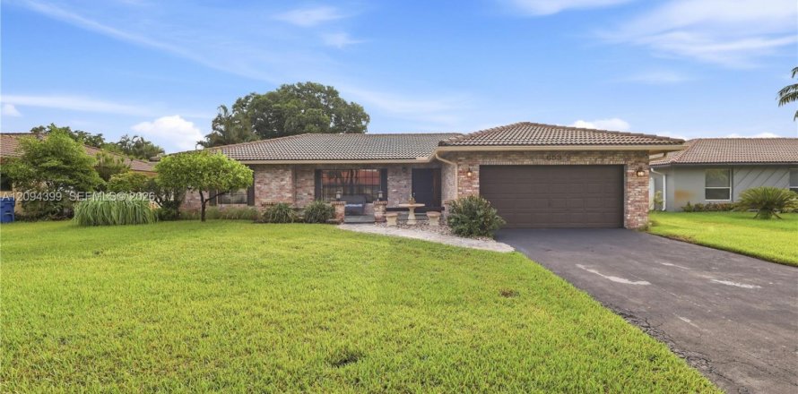 House in Coral Springs, Florida 3 bedrooms № 2383128