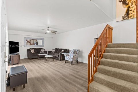 Townhouse in West Palm Beach, Florida 2 bedrooms, 114.83 sq.m. № 2076670 - photo 9