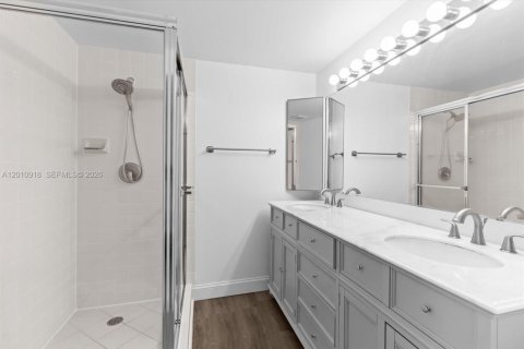 Townhouse in West Palm Beach, Florida 2 bedrooms, 114.83 sq.m. № 2076670 - photo 14