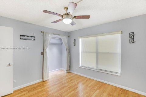 Condo in Lauderhill, Florida, 3 bedrooms  № 1959182 - photo 20