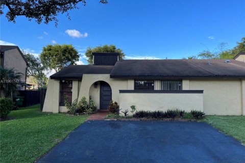 Купить таунхаус в Майами, Флорида 3 спальни, 109.9м2, № 2024632 - фото 2