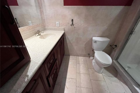 Купить таунхаус в Майами, Флорида 3 спальни, 109.9м2, № 2024632 - фото 14