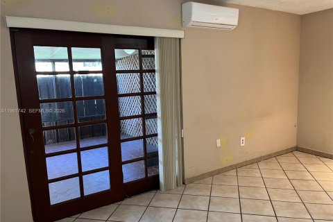 Купить таунхаус в Майами, Флорида 3 спальни, 109.9м2, № 2024632 - фото 12