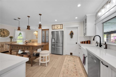 House in Cutler Bay, Florida 4 bedrooms, 174.47 sq.m. № 2030980 - photo 19