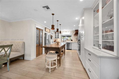 House in Cutler Bay, Florida 4 bedrooms, 174.47 sq.m. № 2030980 - photo 17