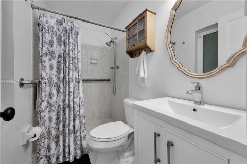 House in Cutler Bay, Florida 4 bedrooms, 174.47 sq.m. № 2030980 - photo 23