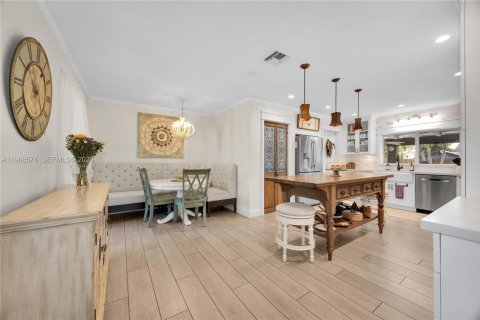 House in Cutler Bay, Florida 4 bedrooms, 174.47 sq.m. № 2030980 - photo 16