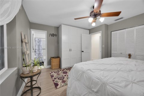 House in Cutler Bay, Florida 4 bedrooms, 174.47 sq.m. № 2030980 - photo 22